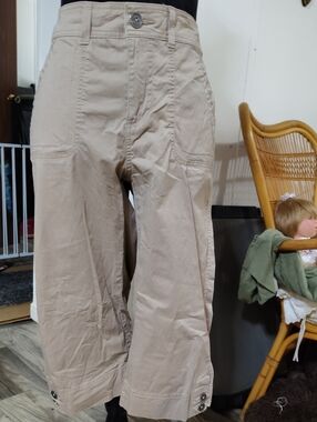 croft & barrow Khaki Capri Cargo Pants